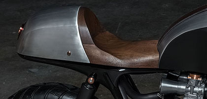 Walnut seat Triumph Thruxton
